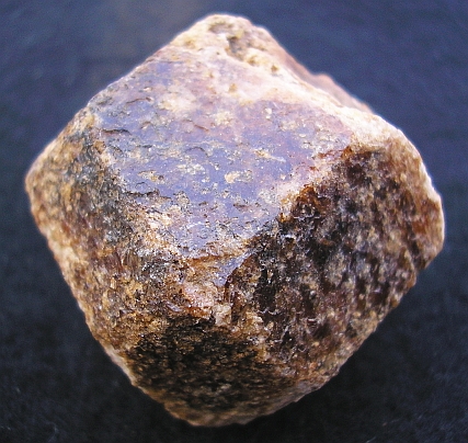 600