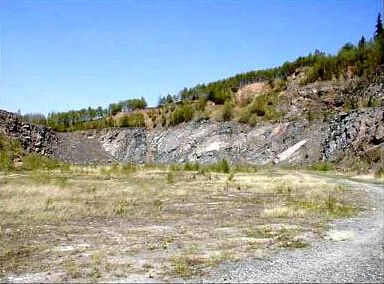 lom Chnov foto 2001